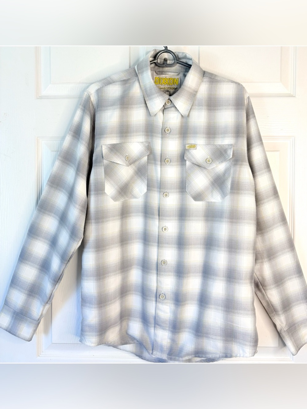 RARE DIXXON “Travis Tritt” Mens Gray Plaid Button Up Flannel Size Small (42)